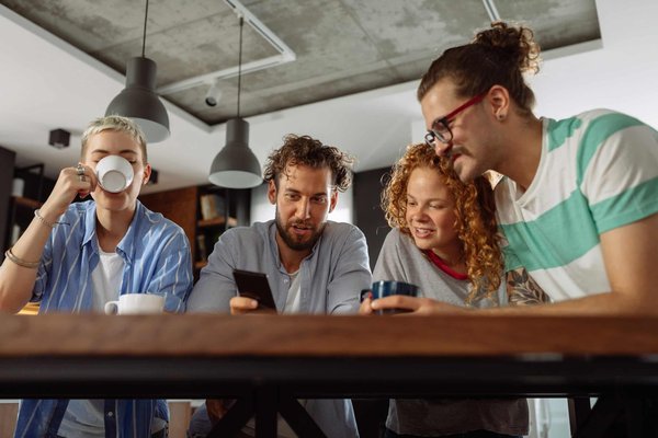 How Should UK Businesses Navigate the Challenges of Multi-Generational Workforces?